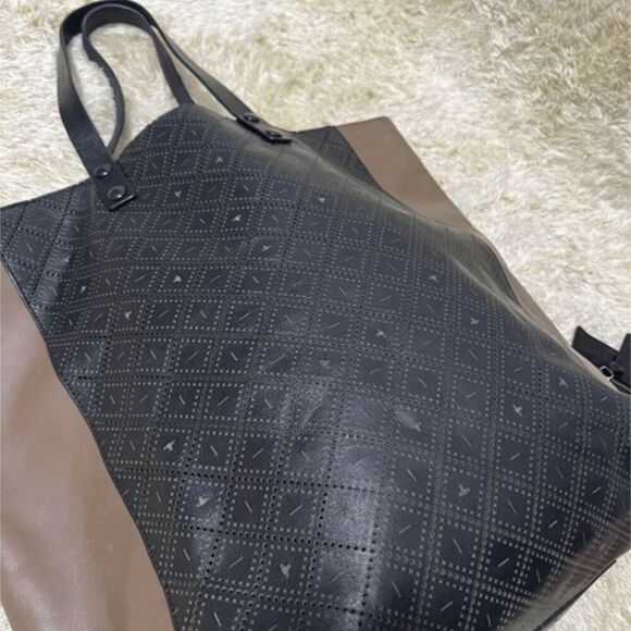 EUC Vivienne Westwood Leather Tote Bag – Black & Olive Green Orb Embossed Design - Picture 3 of 6